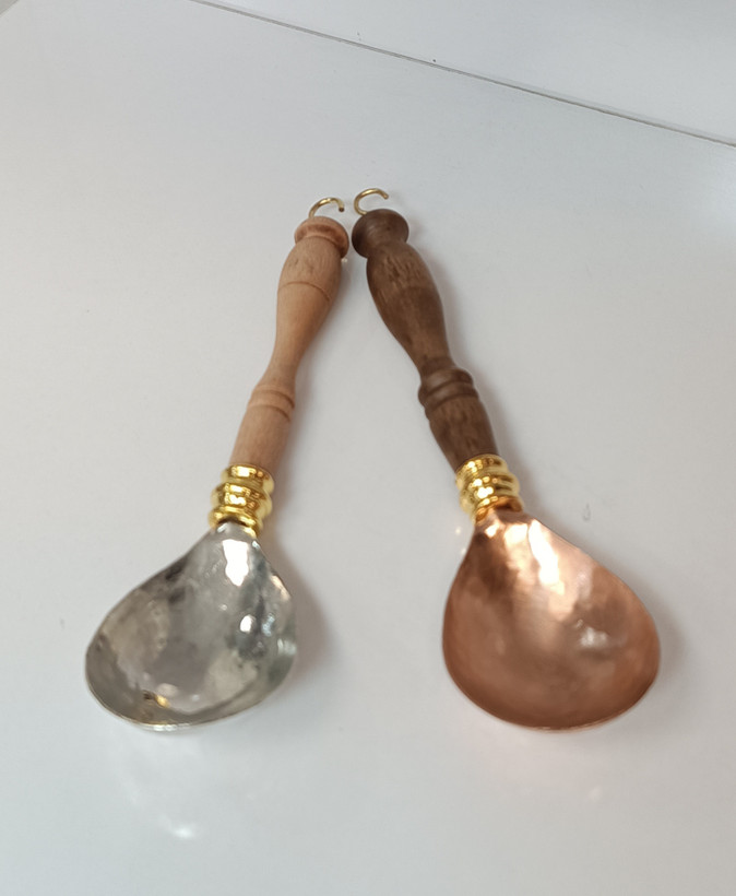قاشق آجیل مسی دسته چوبی