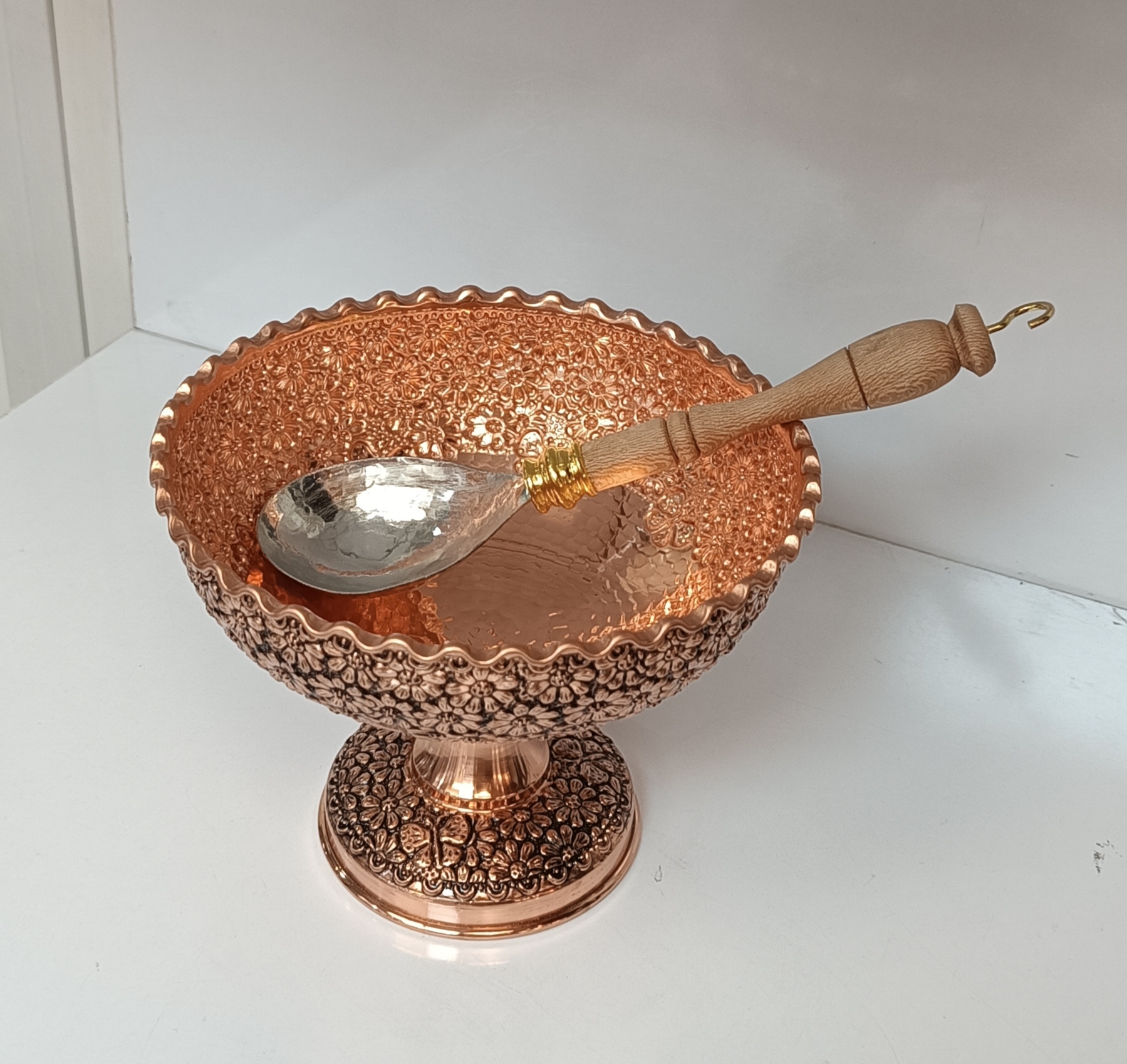 قاشق آجیل مسی دسته چوبی